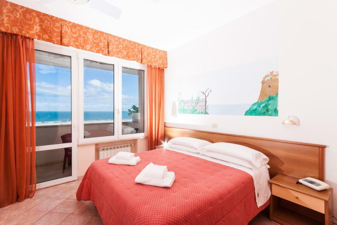 Double or Twin Room with Sea View,790282884:JPEG